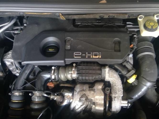 PEUGEOT 308 1