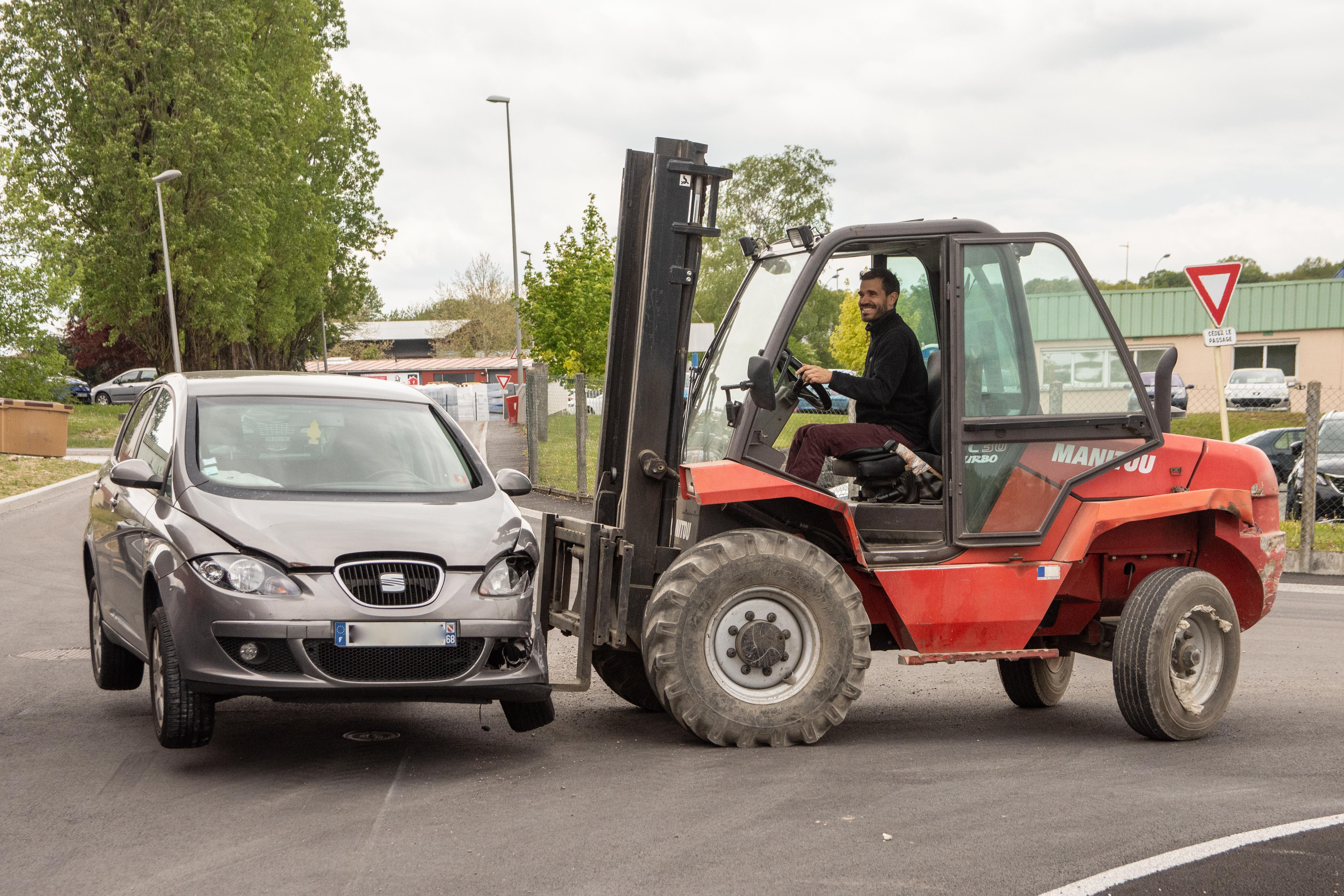 dépannage de voiture avec tracteur